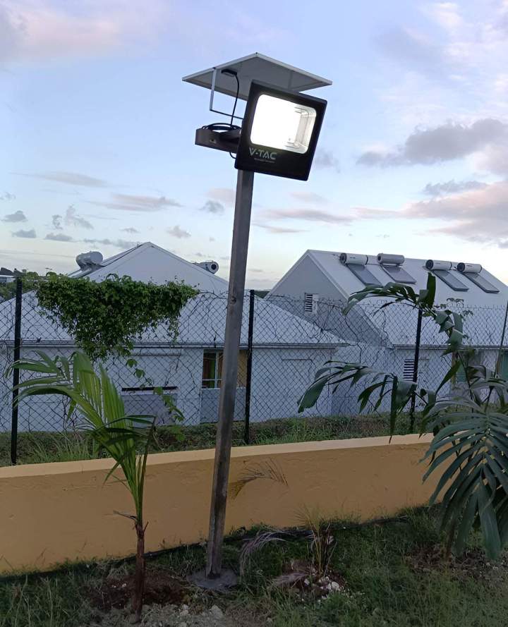 Mise en place de spots solaires Guadeloupe